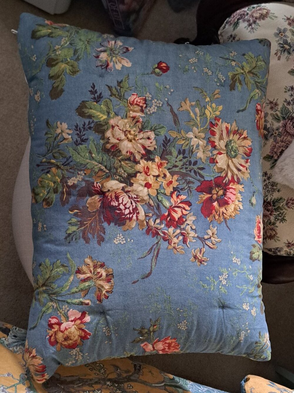 2 POTTERY BARN Meadow Floral Reversible Quilted Pillow Shams, standard size